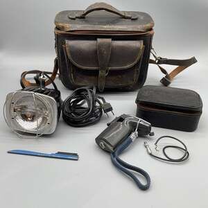 Vtg  Sylvania Sun Gun II Movie Light SG-55  W Zoom Grip TL & Leather Case